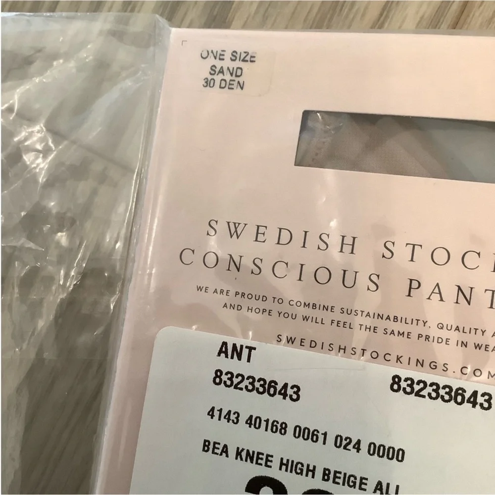 NWT Anthropologie Bea knee high beige stockings❤️❤️❤️❤️